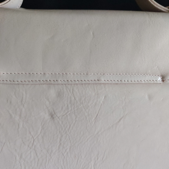 Vintage blush baby pink leather top handle crossbody bag with gold hardware - Picture 5 of 13